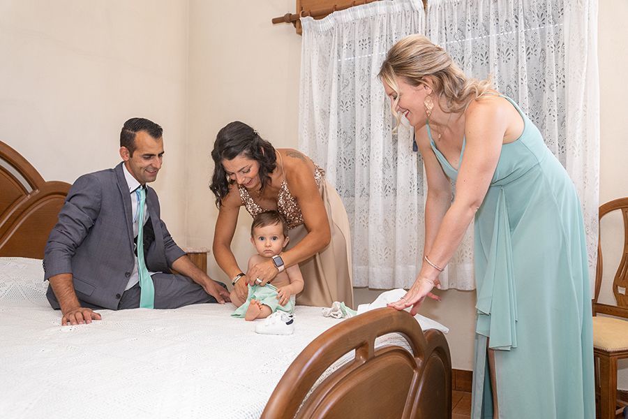 A minha Madrinha a vestir-me