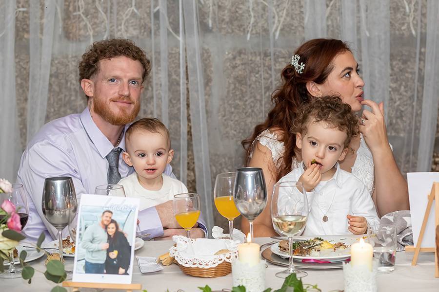 Noivos e batizados à mesa