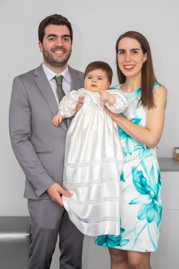 Com a minha mãe e o meu pai já pronta para o Batizado