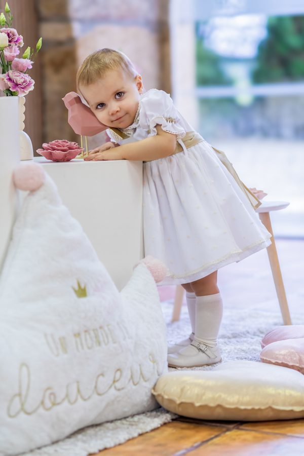 Um encanto de menina