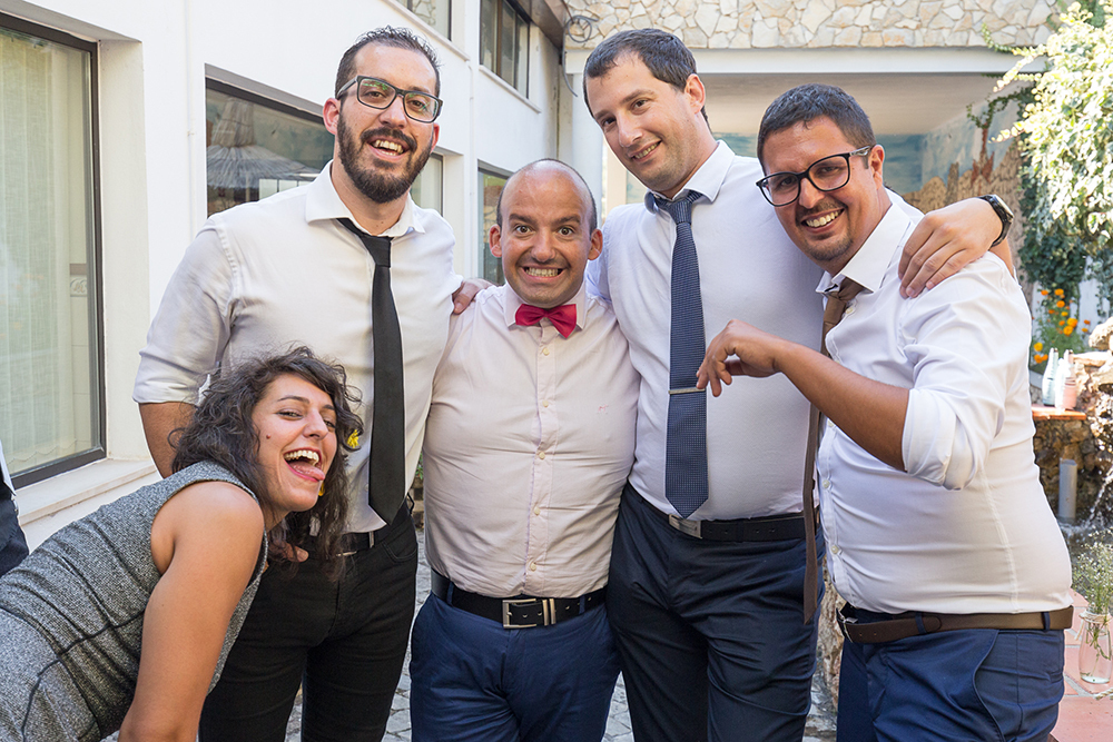 Os convidados do Casamento felizes com a festa
