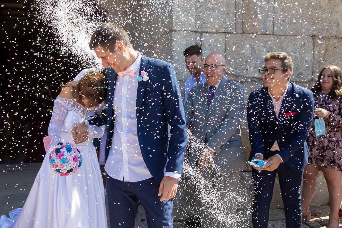 Banho de Arroz Noivos na Igreja Matriz de Moimenta da Beira