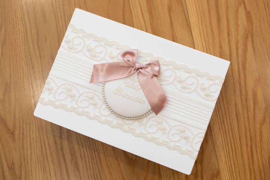 A caixa do Batizado da Benedita