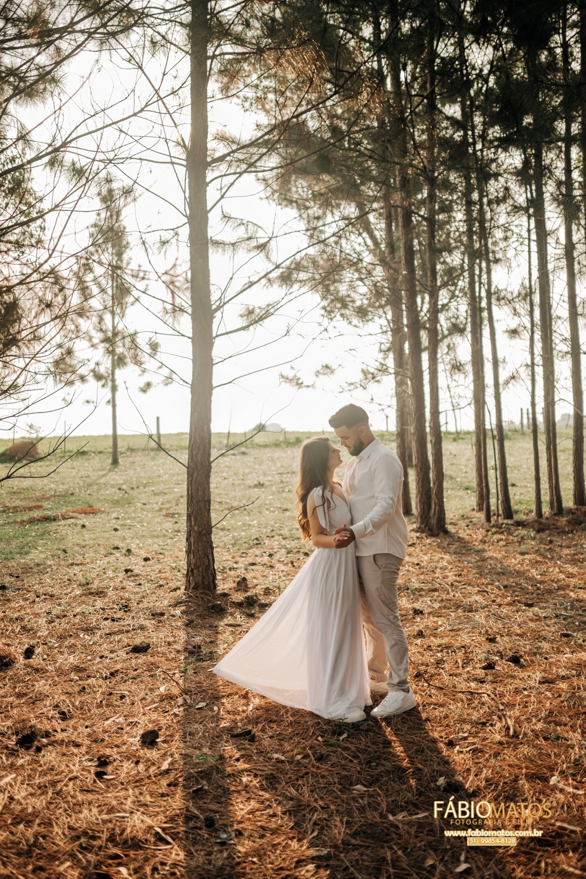 ensaio-fotografico-pre-wedding-romantico-no-campo-com-duda-e-joao-por-do-sol-luz-natural-fábio-matos-fotografo-estancia-velha-novo-hamburgo-rs-brasil-ensaio-fotografico.jpg  
pre-wedding.jpg  
ensaio-pre-casamento.jpg  
casal-no-campo.jpg  
luz-natural