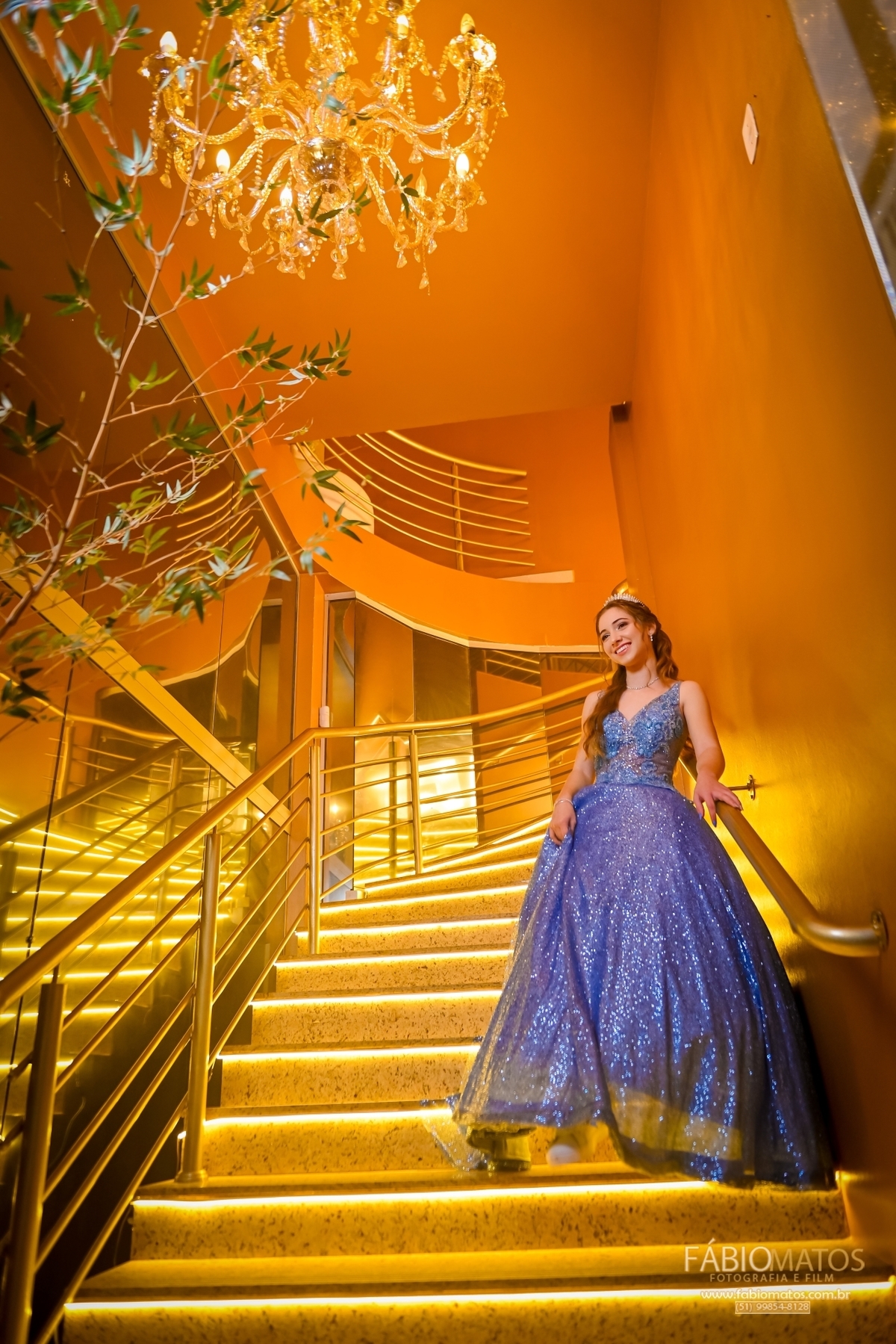 kamili-celebra-seus-15-anos-em-campo-bom-com-festa-de-princesa-e-ensaio-fotografico-emocionante-repleto-de-luz-natural-sorrisos-sonhos-realizados-amor-verdadeiro-emocao-e-memorias-unicas