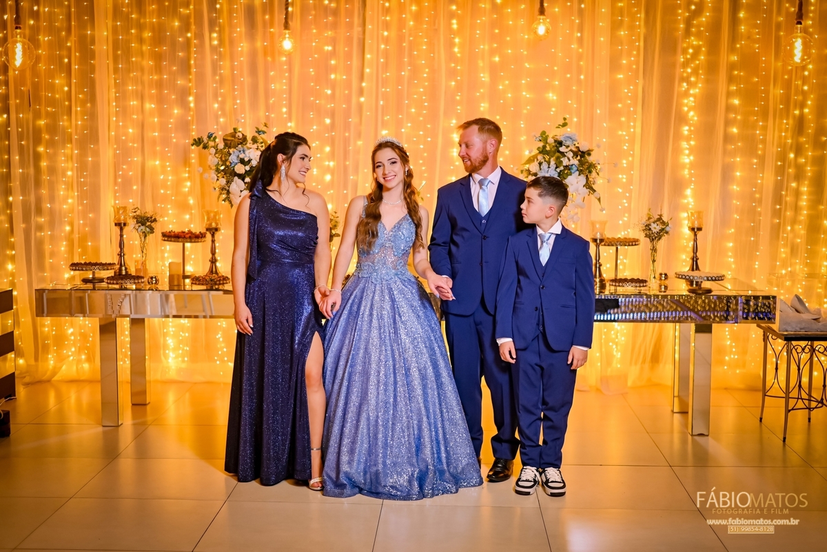 kamili-celebra-seus-15-anos-em-campo-bom-com-festa-de-princesa-e-ensaio-fotografico-emocionante-repleto-de-luz-natural-sorrisos-sonhos-realizados-amor-verdadeiro-emocao-e-memorias-unicas