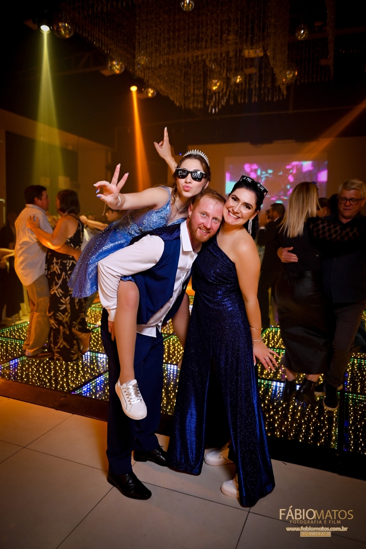 kamili-celebra-seus-15-anos-em-campo-bom-com-festa-de-princesa-e-ensaio-fotografico-emocionante-repleto-de-luz-natural-sorrisos-sonhos-realizados-amor-verdadeiro-emocao-e-memorias-unicas