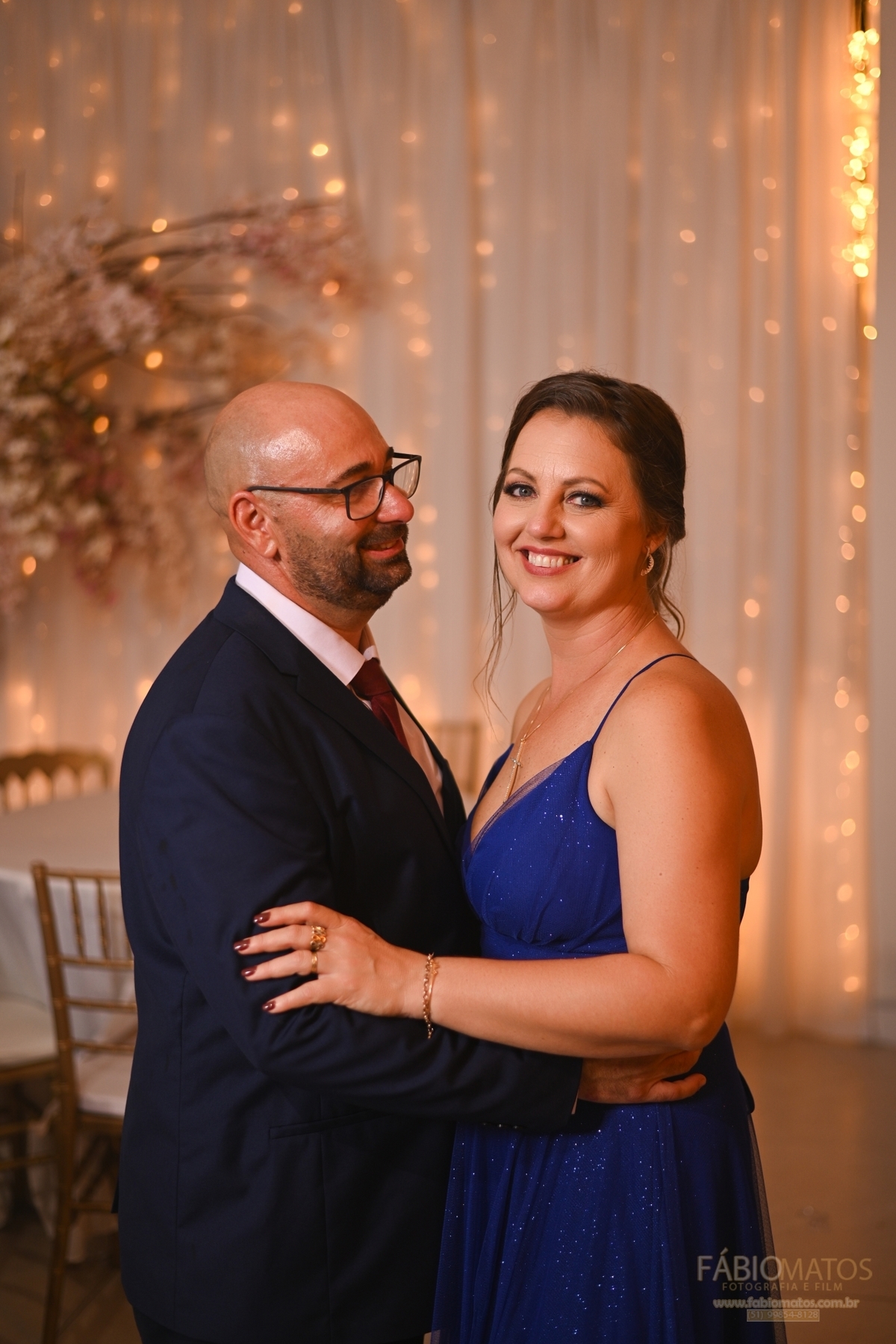 Fotografia de festa de 15 anos com olhar elegante, emocional e atemporal, registrando a beleza da debutante, os detalhes da decoração e momentos especiais de uma noite inesquecível.