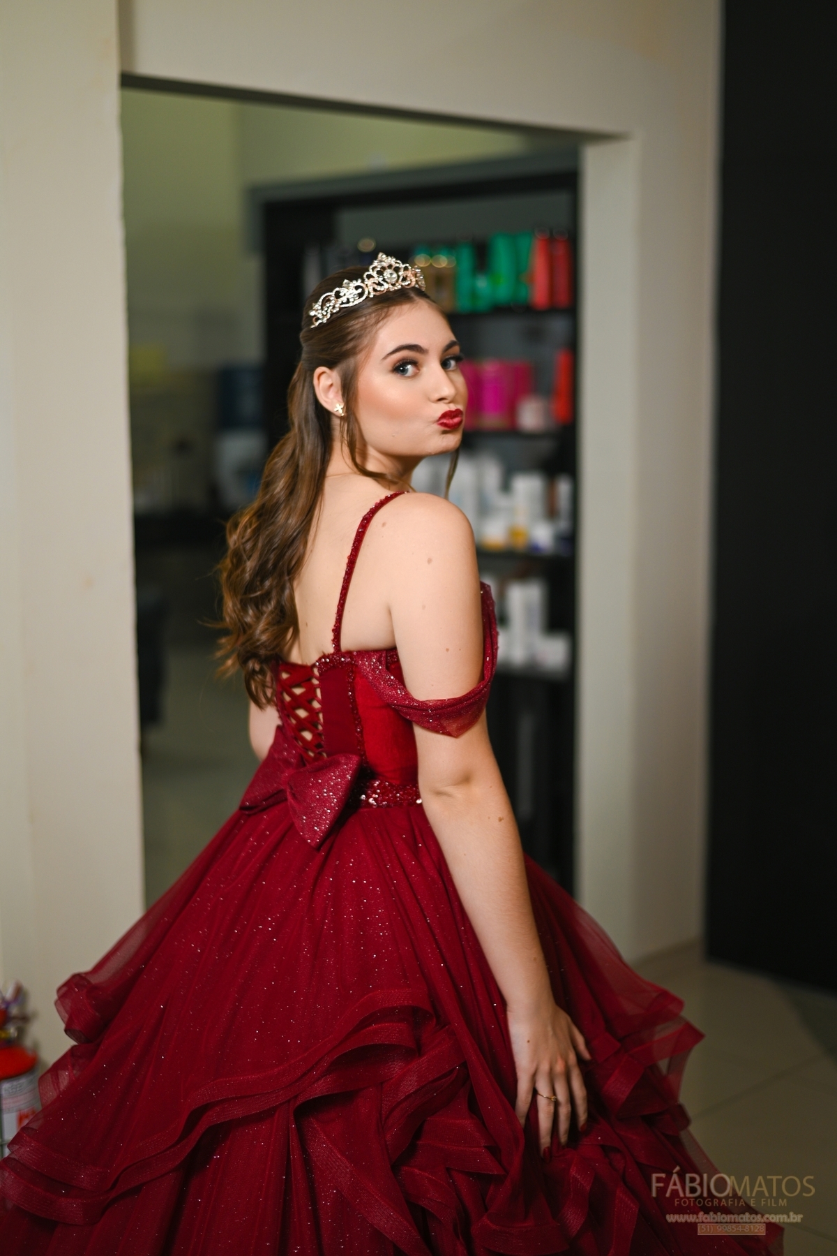 Uma noite pensada em cada detalhe para celebrar os 15 anos com emoção, beleza e personalidade. Cada fotografia eterniza não apenas o evento, mas a história, os sentimentos e a essência da debutante.