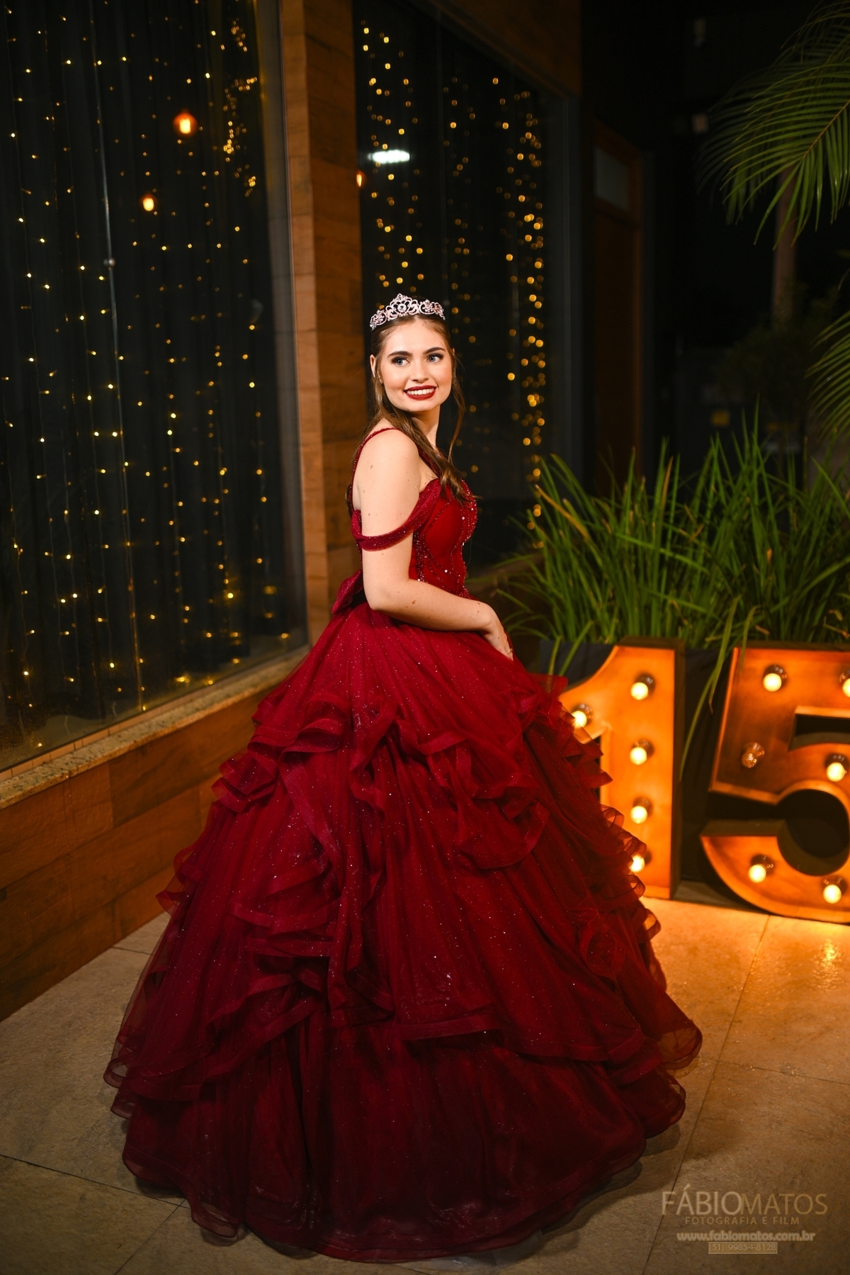Uma noite pensada em cada detalhe para celebrar os 15 anos com emoção, beleza e personalidade. Cada fotografia eterniza não apenas o evento, mas a história, os sentimentos e a essência da debutante.