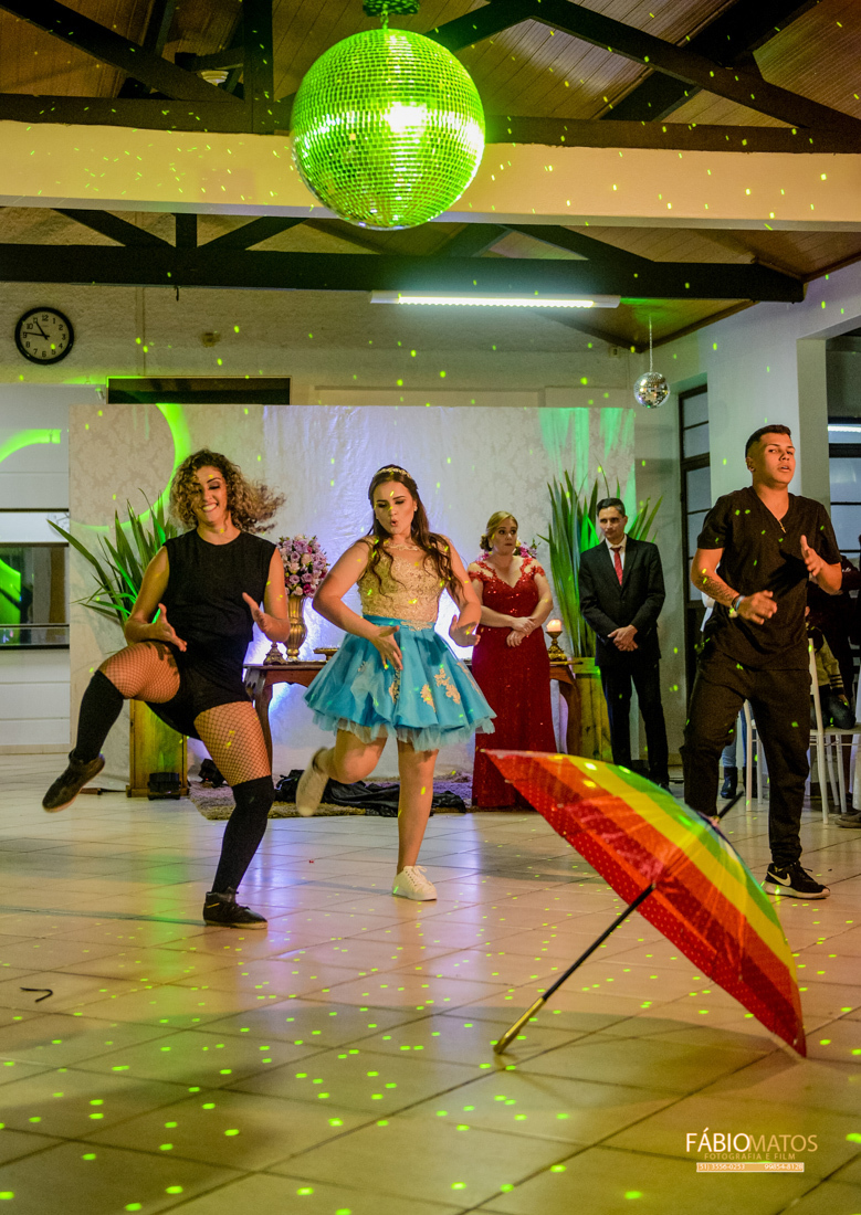 -15th-15anos-festa-makingof-15-years-ivoti-vestido-debutante-festade15anos-rs
-fábiomatos-fotografia-fotógrafo-estânciavelha-salãodebeleza 