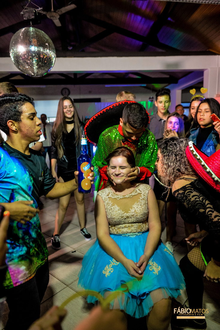 -15th-15anos-festa-makingof-15-years-ivoti-vestido-debutante-festade15anos-rs
-fábiomatos-fotografia-fotógrafo-estânciavelha-salãodebeleza 