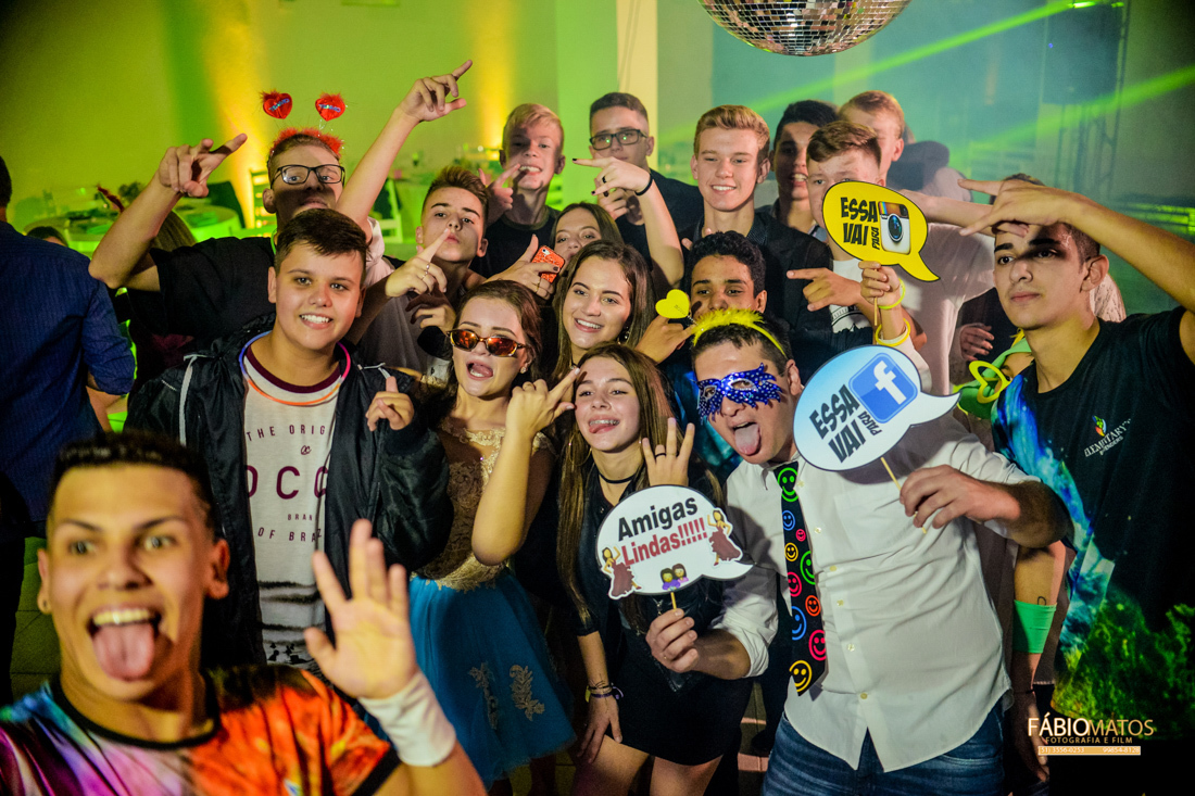 -15th-15anos-festa-makingof-15-years-ivoti-vestido-debutante-festade15anos-rs
-fábiomatos-fotografia-fotógrafo-estânciavelha-salãodebeleza 