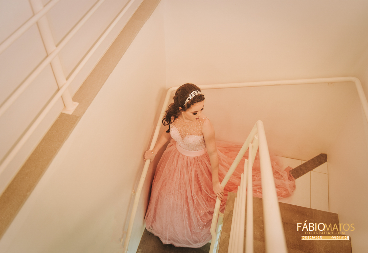 15-anos-debutante-makingof-vestido-pôr-do-sol-espaço-festas-estância-velha-fotografia-fábio-matos-externas-make-maquiagem-fifteen 