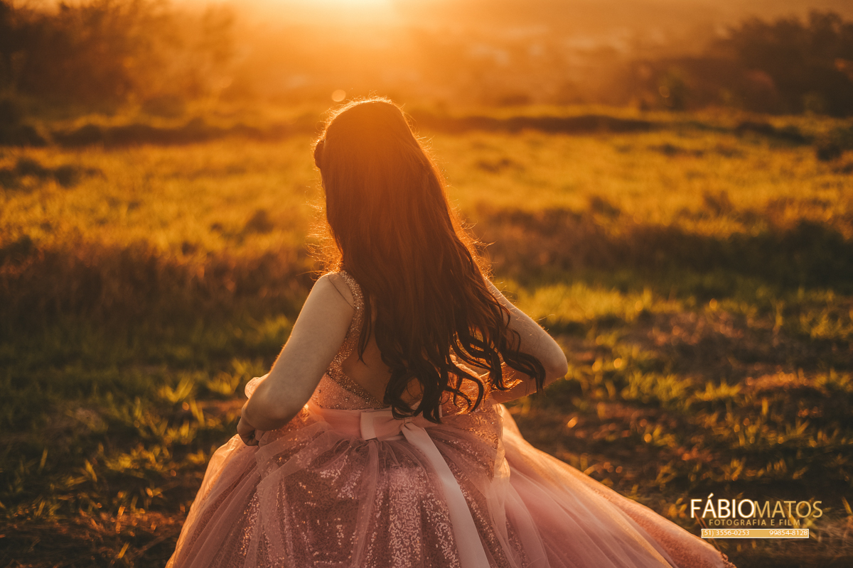 15-anos-debutante-makingof-vestido-pôr-do-sol-espaço-festas-estância-velha-fotografia-fábio-matos-externas-make-maquiagem-fifteen 