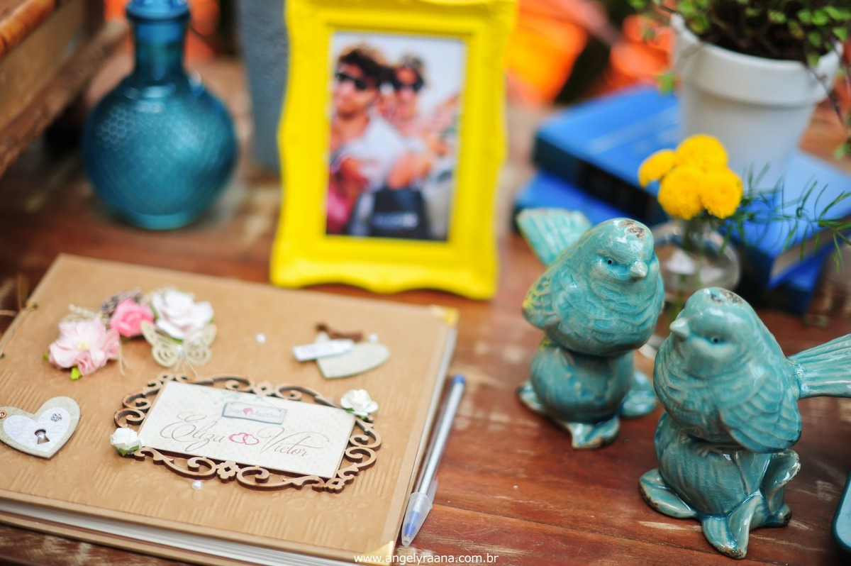 fotografia do making off da noiva para o casamento folk de dia na Barra da Tijuca RJ e decoração de casamento
