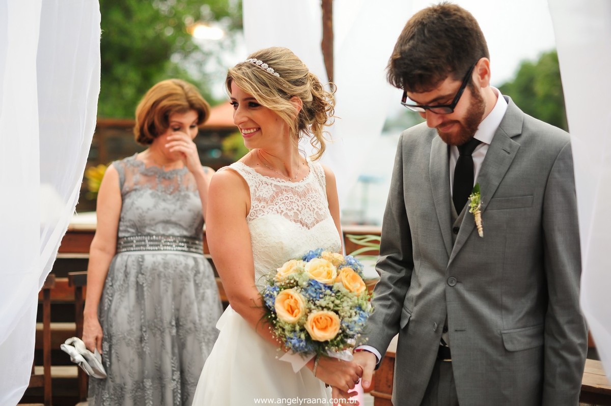 fotografia do casamento de dia para o casamento folk no fim da tarde na Ilha da Gigoia na Barra da Tijuca RJ com fotojornalismo de casamento
