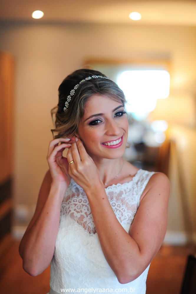 fotografia do making off da noiva para o casamento folk de dia na Barra da Tijuca RJ