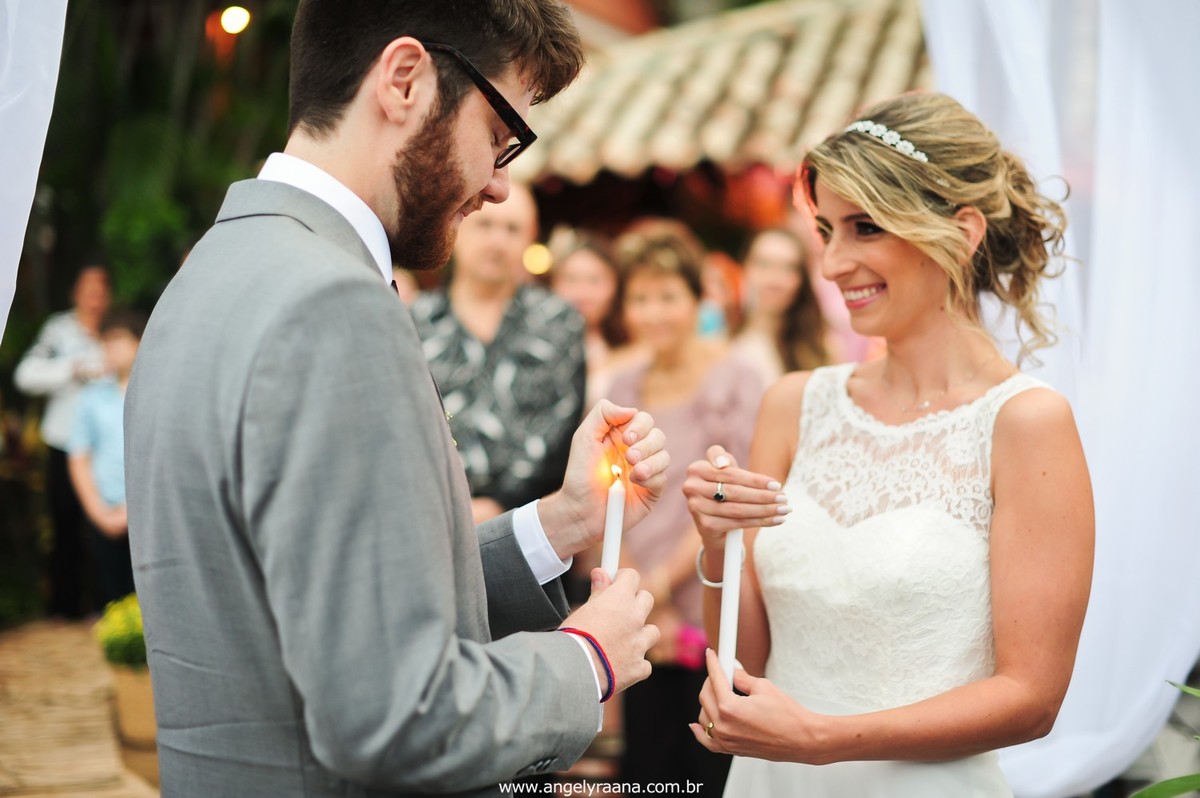 fotografia do casamento de dia para o casamento folk no fim da tarde na Ilha da Gigoia na Barra da Tijuca RJ com fotojornalismo de casamento