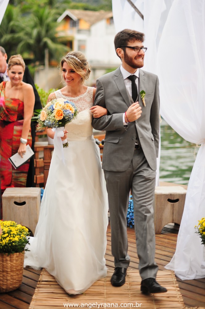 fotografia do casamento de dia para o casamento folk no fim da tarde na Ilha da Gigoia na Barra da Tijuca RJ com fotojornalismo de casamento