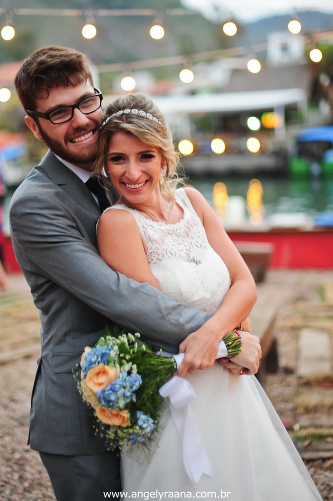 fotografia do casamento de dia para o casamento diy no fim da tarde na Ilha da Gigoia na Barra da Tijuca RJ com fotojornalismo de casamento