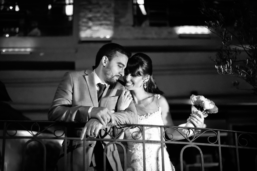 fotografia de noivos do mini wedding realizado no Bistrô Ouvidor Botafogo Rio de Janeiro com cerimonial de Fernanda Gurjão