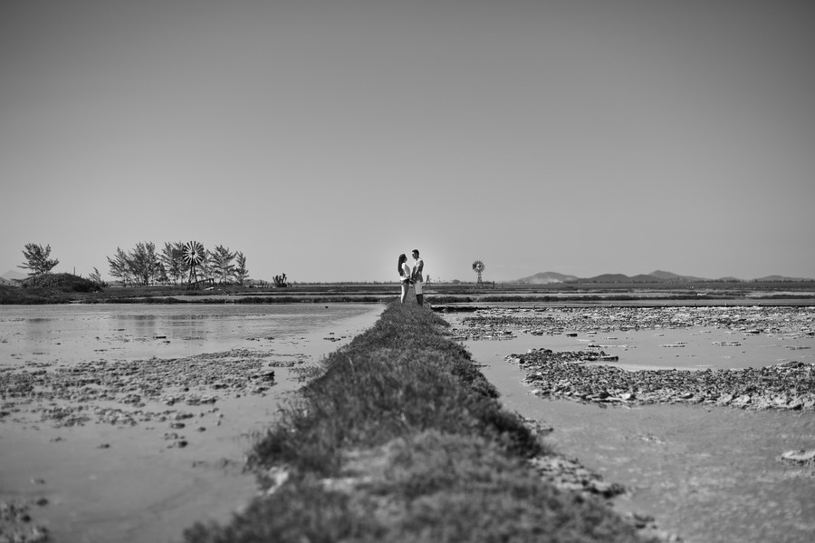 Ensaio de casal nas Salinas em Arraial do Cabo