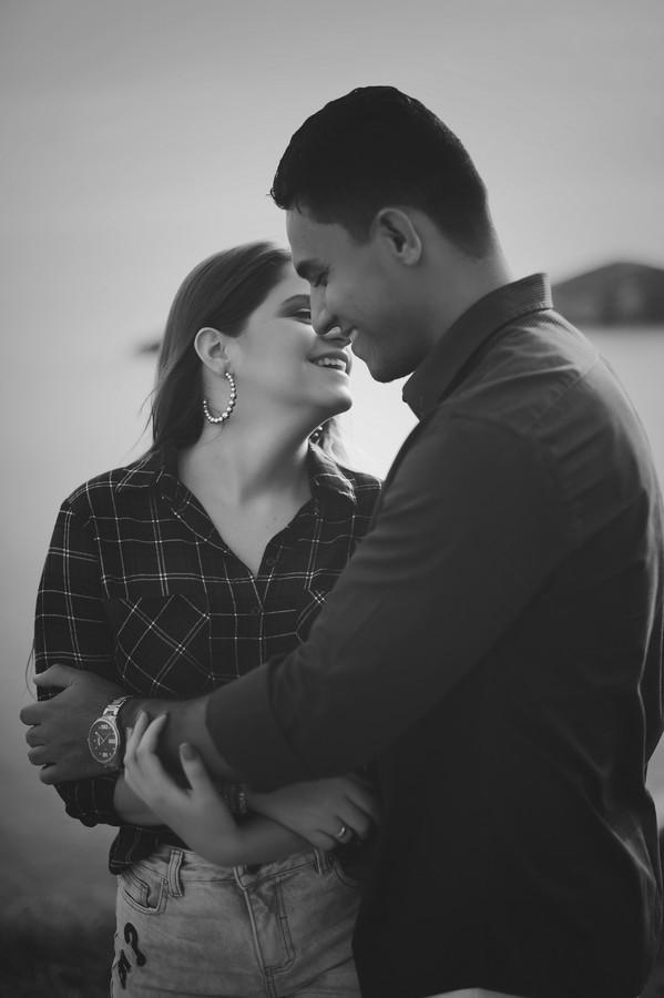 Ensaio de casal no pontal do Atalaia em Arraial do Cabo RJ por Angely Ráana fotografias