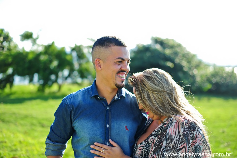 ensaio pre wedding realizado na lagoa de Maricá no fim de tarde