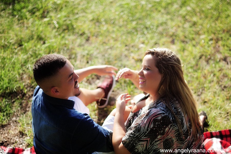 ensaio pre wedding realizado na lagoa de Maricá no fim de tarde