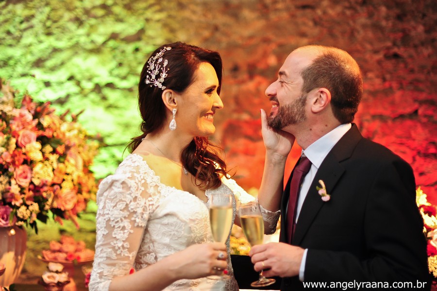 noivos no mini wedding realizado no restaurante nanquin