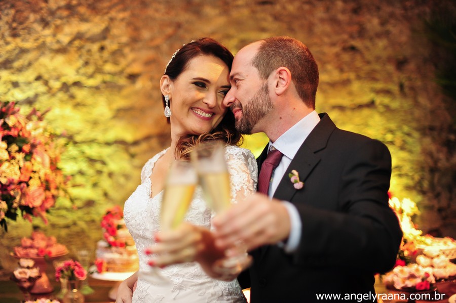 noivos no mini wedding realizado no restaurante nanquin