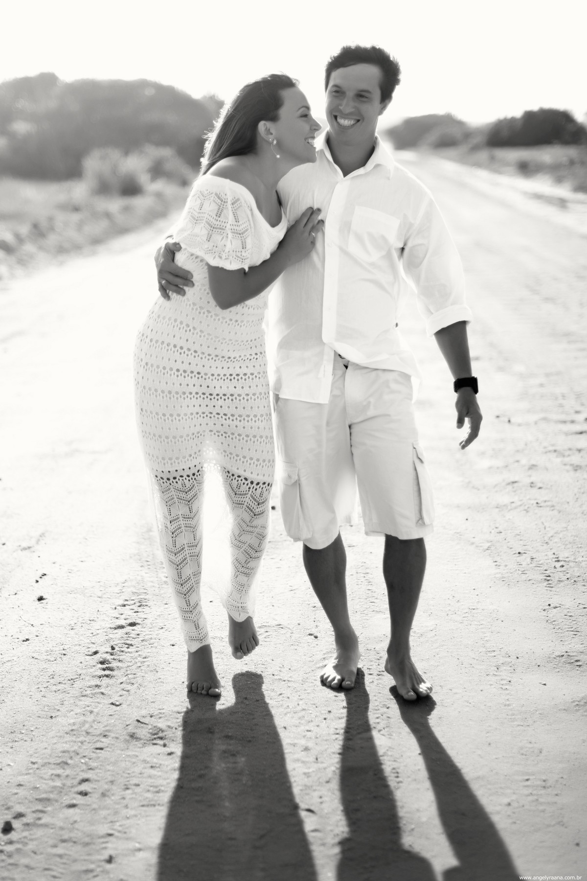 Ensaio pre wedding com cachorros realizado em Maricá