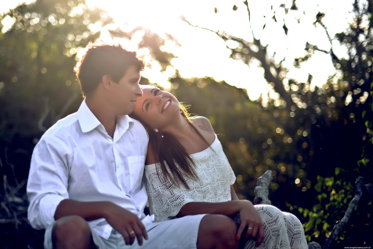 Ensaio pre wedding com cachorros realizado em Maricá