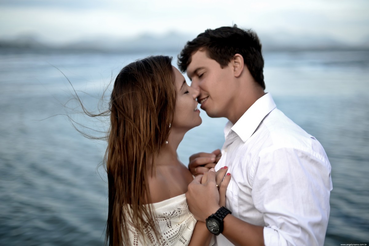Ensaio pre wedding com cachorros realizado em Maricá