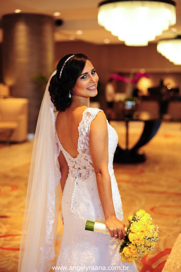vestido de noiva lindo, casamento rj, casamento maricá, sheraton hotel, casamento dos sonhos, melhor fotografa de casamento niterói, igreja são pedro, aberema 7, noiva carioca, making off
