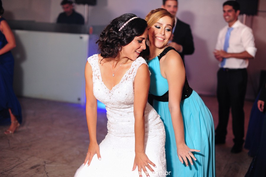 vestido de noiva lindo, casamento rj, casamento maricá, sheraton hotel, casamento dos sonhos, melhor fotografa de casamento niterói, igreja são pedro, aberema 7, noiva carioca (1)