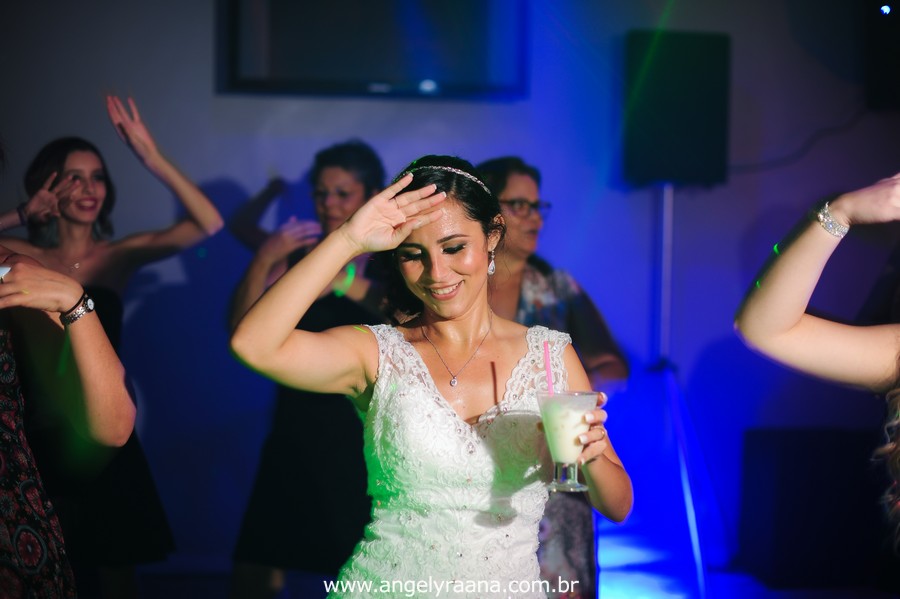 vestido de noiva lindo, casamento rj, casamento maricá, sheraton hotel, casamento dos sonhos, melhor fotografa de casamento niterói, igreja são pedro, aberema 7, noiva carioca (1)