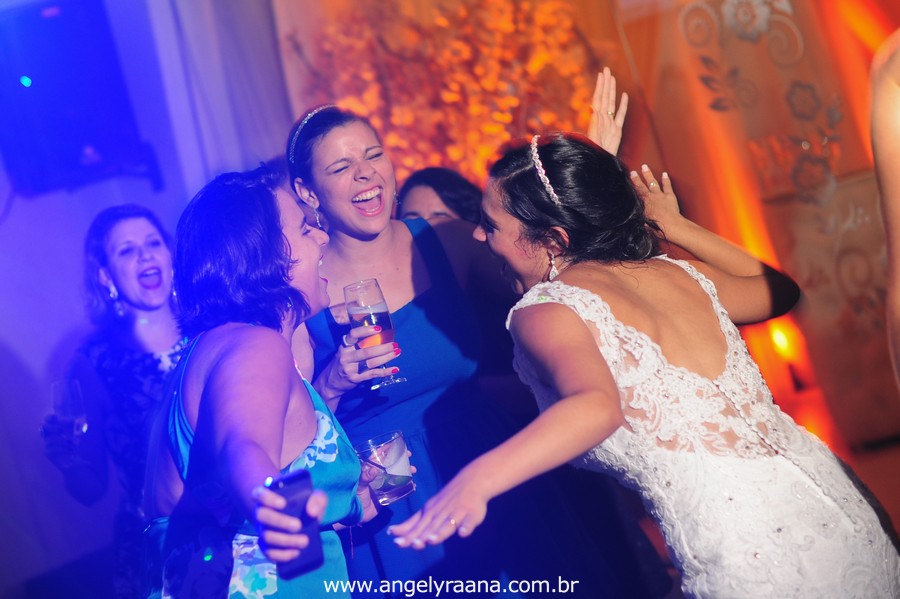 vestido de noiva lindo, casamento rj, casamento maricá, sheraton hotel, casamento dos sonhos, melhor fotografa de casamento niterói, igreja são pedro, aberema 7, noiva carioca (1)