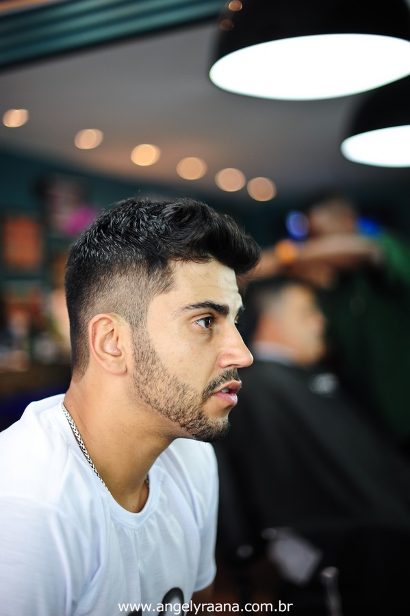 Making off Noivo no barber shop em Niterói -RJ fotografado por angely ráana fotografias cortando o cabelo