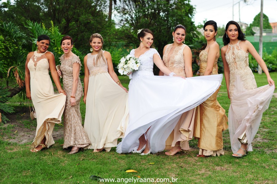 madrinhas de casamento no jardins do chalé em são gonçalo do casamento estilo diy folk de dia da vivan e thiago