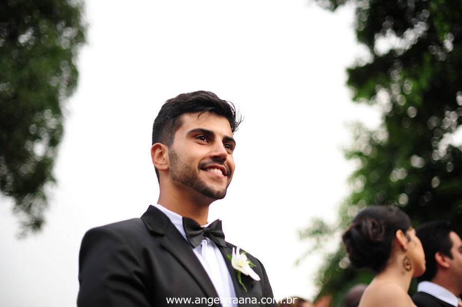 cerimônia de casamento no jardins do chalé em são gonçalo do casamento estilo diy folk de dia da vivan e thiago