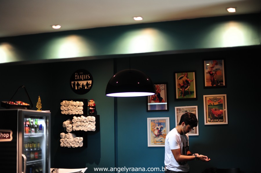 Making off Noivo no barber shop em Niterói -RJ fotografado por angely ráana fotografias se preparando