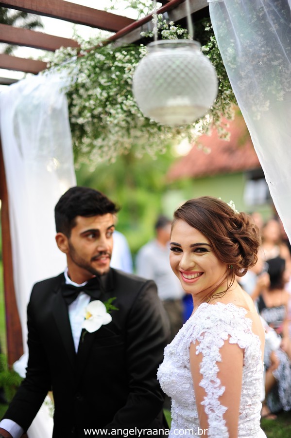 cerimônia de casamento no jardins do chalé em são gonçalo do casamento estilo diy folk de dia da vivan e thiago