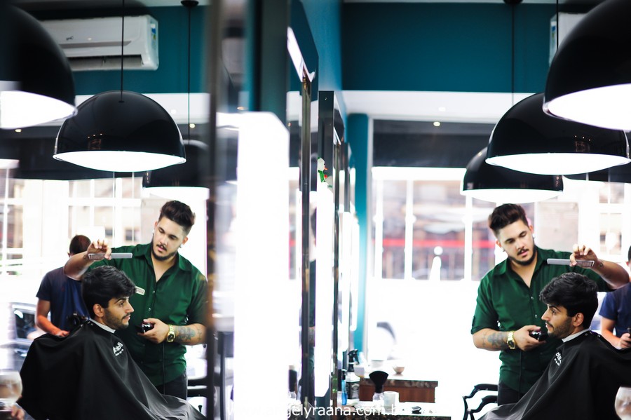 Making off Noivo no barber shop em Niterói -RJ fotografado por angely ráana fotografias cortando o cabelo