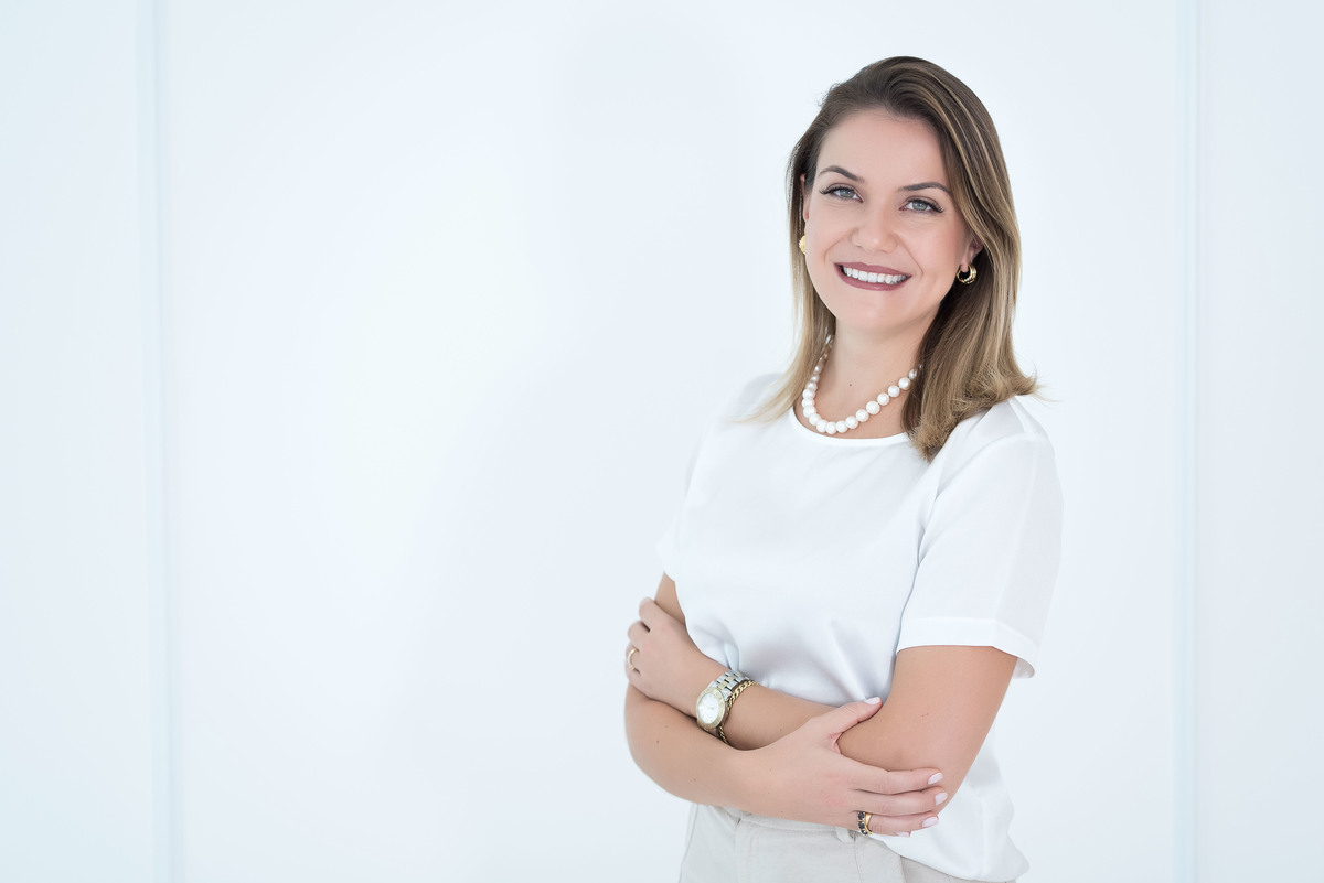 ensaio de perfil profissional - Fotos de perfil profissional - retrato profissional - foto para site - foto para Linkedin - estúdio - Studio 