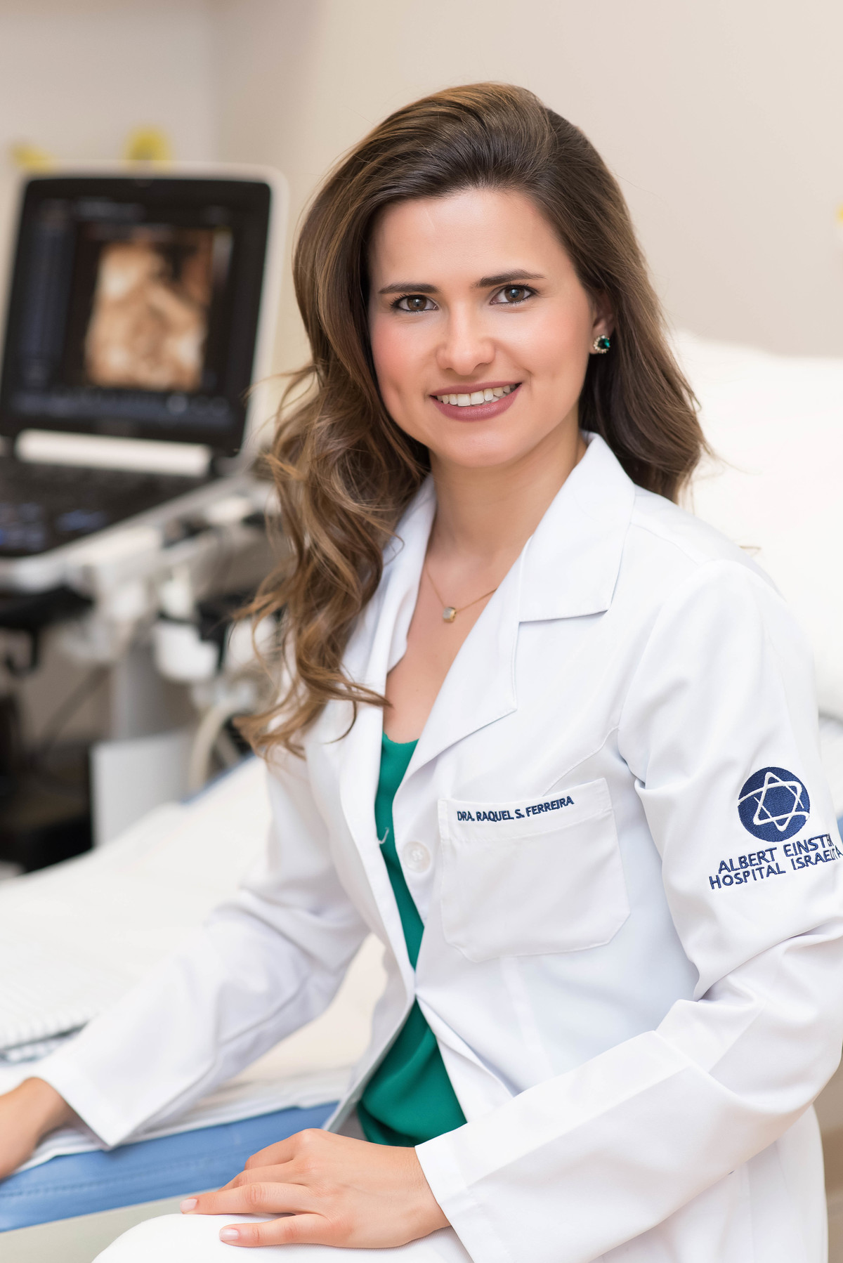 Foto de Perfil Profissional, Fotografia Retrato Profissional, Foto Perfil Profissional Médico, Foto Linkedin, Hospital, Médico, Fotografia Consultório, Foto Mulher Profissional, Retrato Feminino, Hospital Albert Einstein 