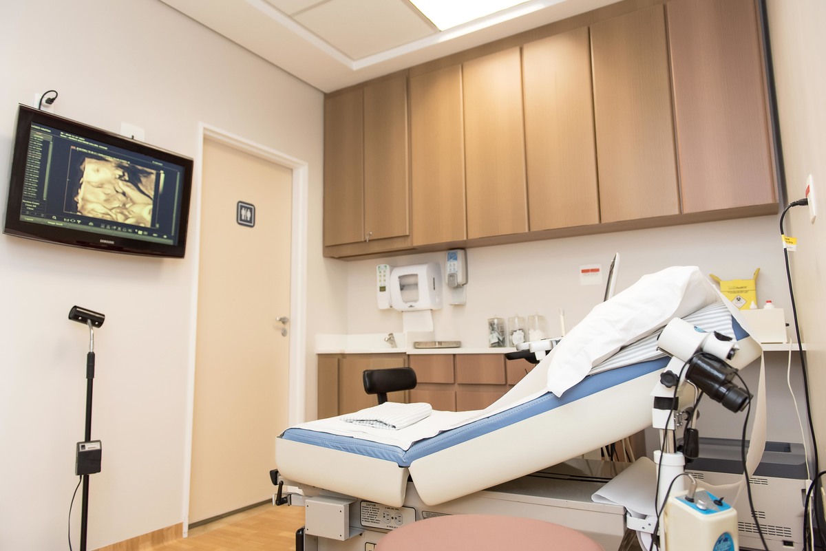 Foto de Perfil Profissional, Fotografia Retrato Profissional, Foto Perfil Profissional Médico, Foto Linkedin, Hospital, Médico, Fotografia Consultório, Foto Mulher Profissional, Retrato Feminino, Hospital Albert Einstein 