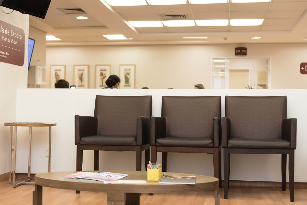 Foto de Perfil Profissional, Fotografia Retrato Profissional, Foto Perfil Profissional Médico, Foto Linkedin, Hospital, Médico, Fotografia Consultório, Foto Mulher Profissional, Retrato Feminino, Hospital Albert Einstein 