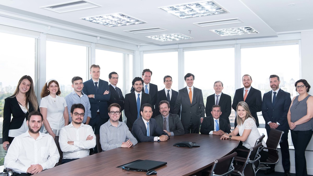 Fotos perfil profissional, estúdio, fotos empresa, fotos escritório, foto são paulo, estúdio fotográfico, fotos em grupo, fotos linkedin, fotos profissionais corporativas, fotografia empresarial, fotografia empresários